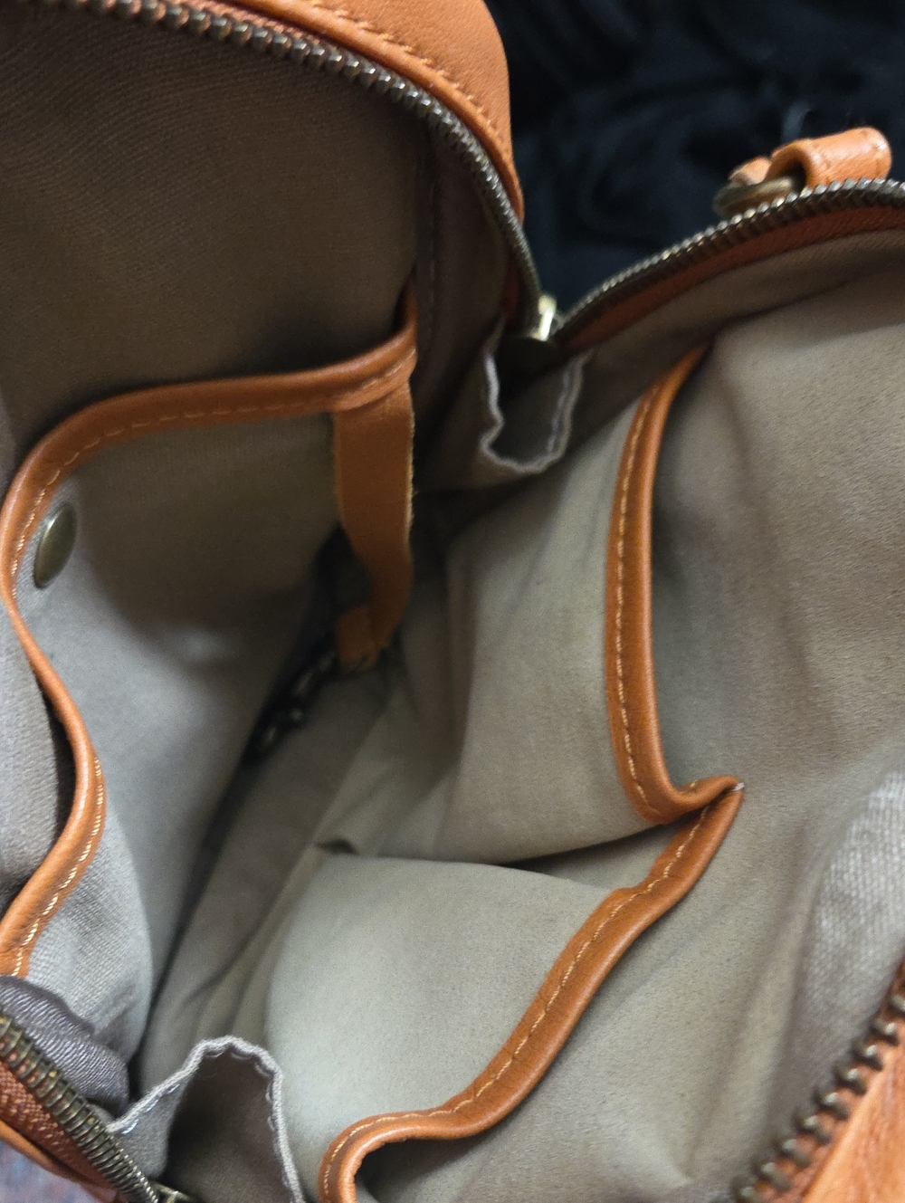 Minooy Thea Crossbody Bag - Picture 7 of 12